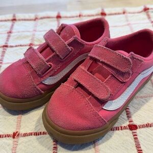 Toddler pink vans